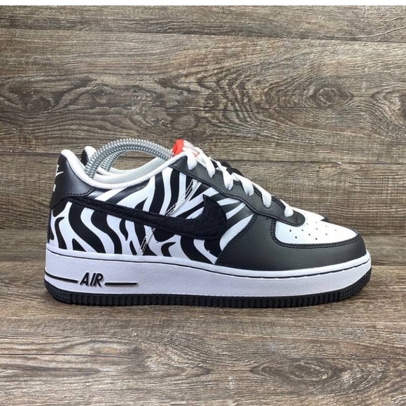 Nike Air Force 1 low zebra print Gs - Picture 2 of 3